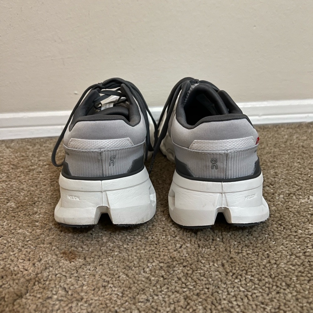 Women’s On Cloud Cloudrunner2 Size 9 - image 3